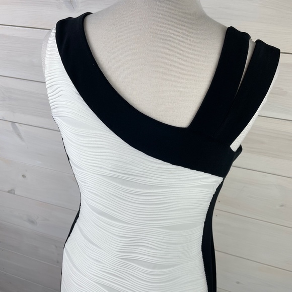 Joseph Ribkoff white ribbed sleeveless fitted dress - Picture 2 of 10